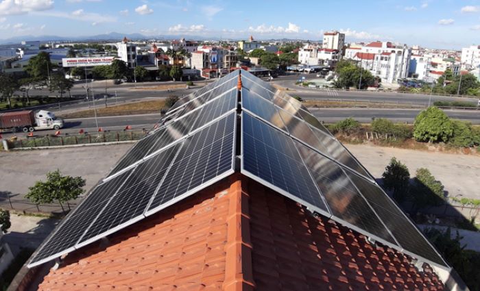 Tham khảo bảng giá lắp đặt hệ thống năng lượng mặt trời cho hộ gia đình với công suất nhỏ