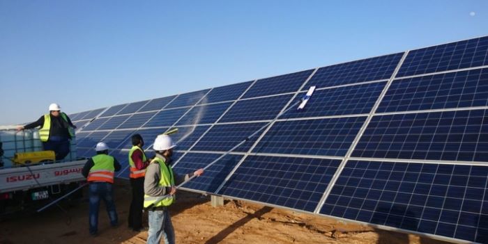 Kiểm tra và bảo trì định kỳ để tăng độ bền của pin năng lượng mặt trời