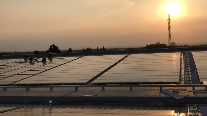 Năng lượng mặt trời là nguồn năng lượng sạch và bền vững Năng lượng mặt trời là nguồn năng lượng sạch và bền vững