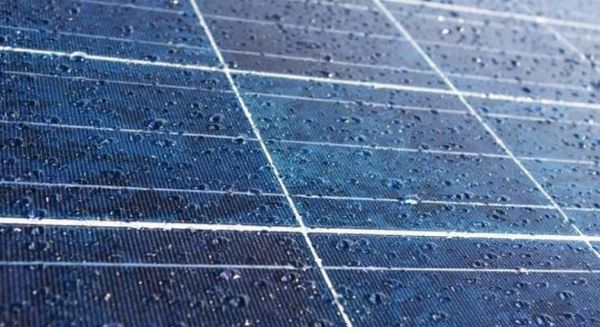 Mưa có ảnh hưởng tích cực đến hoạt động của tấm pin mặt trời Mưa có ảnh hưởng tích cực đến hoạt động của tấm pin mặt trời