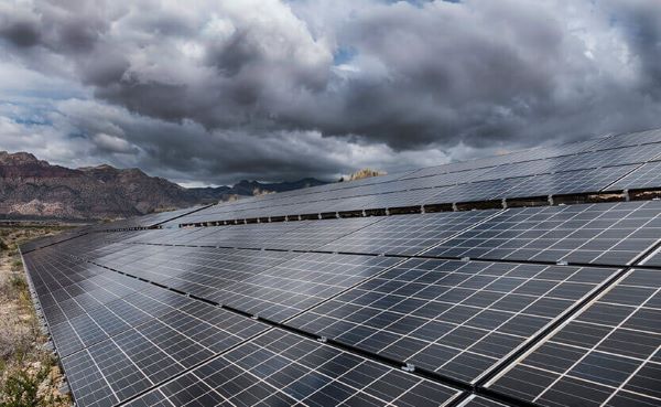 Tác động của thời tiết ảnh hưởng trực tiếp đến hiệu suất tấm pin năng lượng mặt trời Tác động của thời tiết ảnh hưởng trực tiếp đến hiệu suất tấm pin năng lượng mặt trời