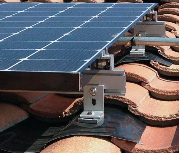 Tham khảo cách lắp điện mặt trời trên mái ngói an toàn và hiệu quả
