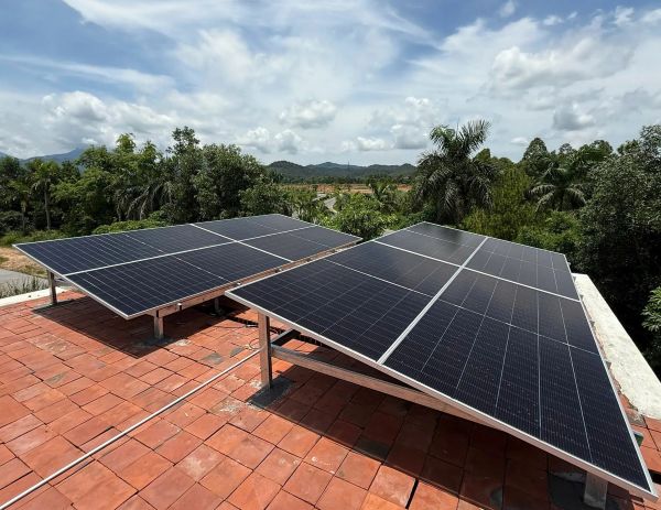 Hướng và góc nghiêng tấm pin ảnh hưởng đến hiệu suất hệ thống